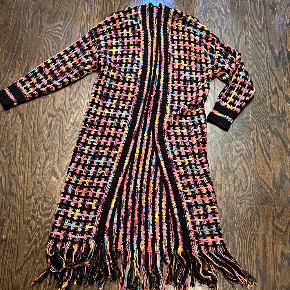 NWOT- XL FRINGED MAXI CARDI OPEN KNIT TRENCH in BLACK PINK BLUE & GOLD METALLIC - Picture 3 of 13